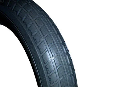 Langlebiger Rollstuhlreifen mit tiefem Profil für zuverlässige Mobilität und Halt