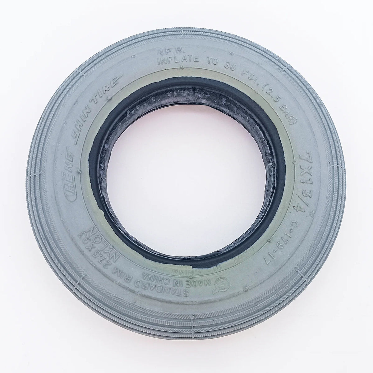 Gefüllter Rollstuhlreifen 7×1¾ (175×40 mm) | C-179 Linienprofil - Grau
