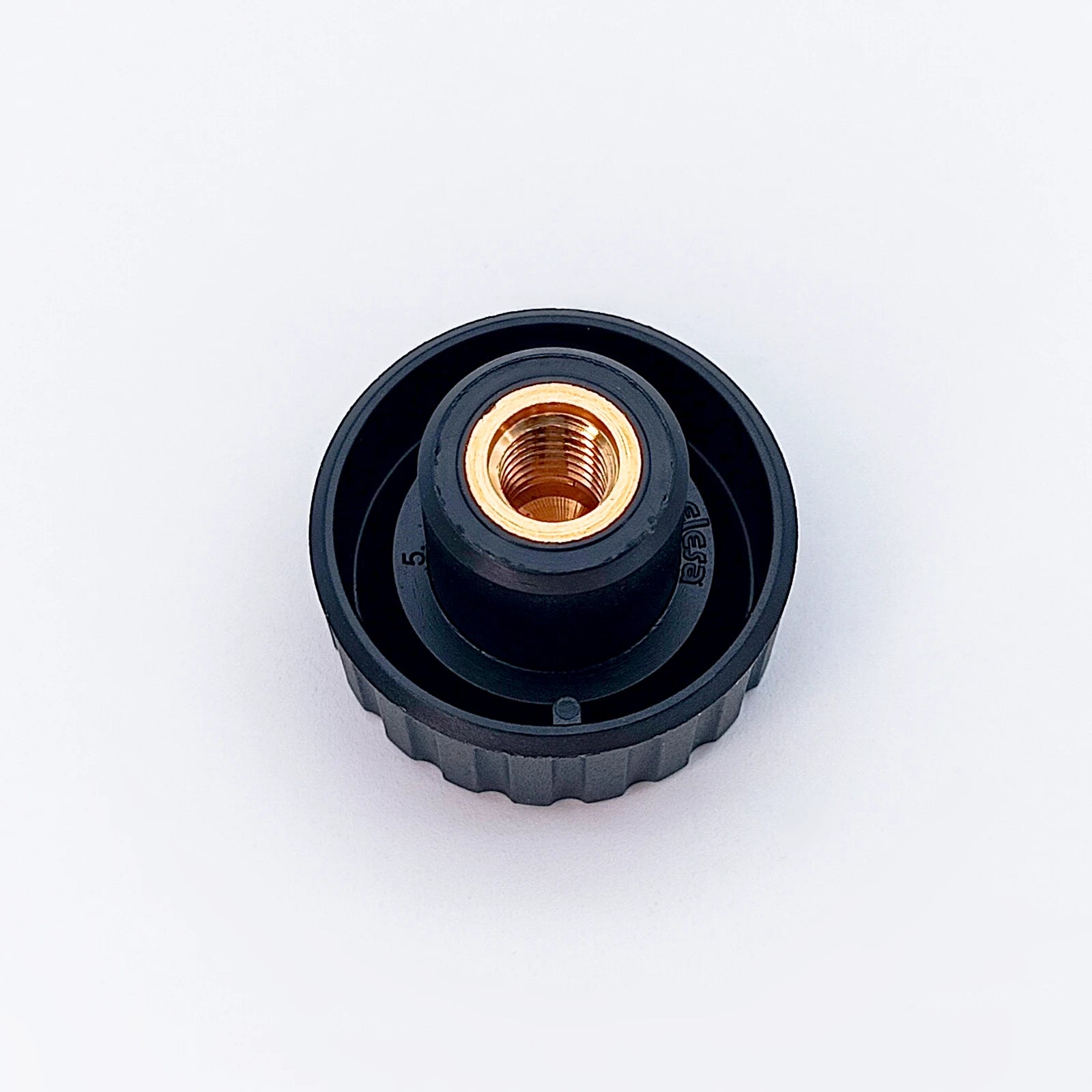Knurled Knob Ø32 mm with M8 × 10 mm Female Thread - Black